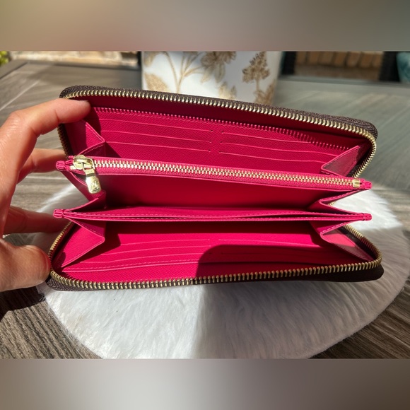 Limited Edition Monogram Illustre Zippy Wallet - Picture 12 of 16